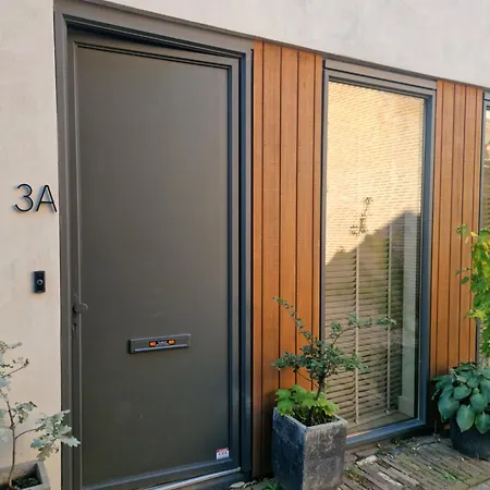 Location Private With Roof Terrace