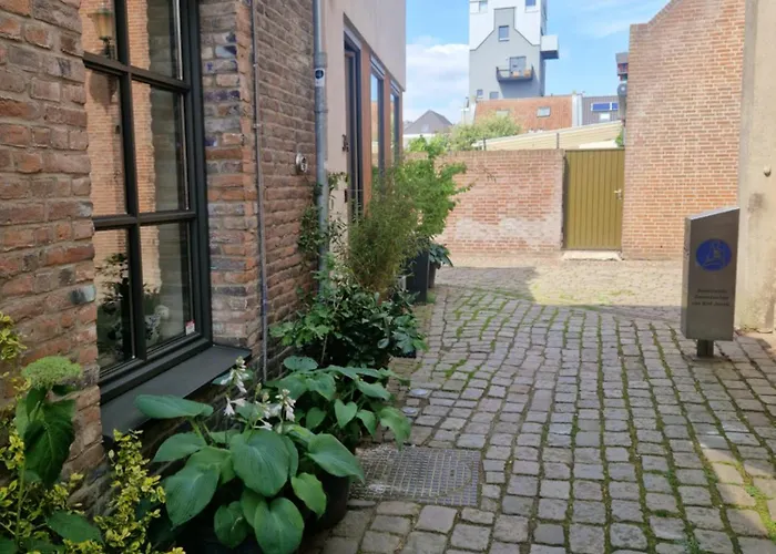 Location Private With Roof Terrace