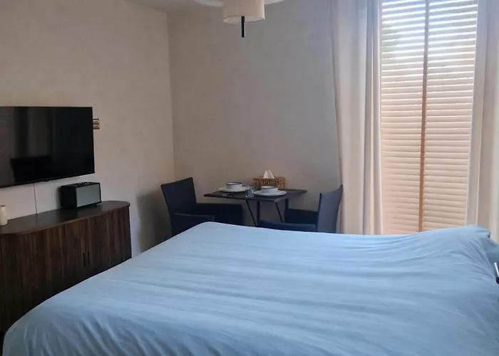 Location Private With Roof Terrace